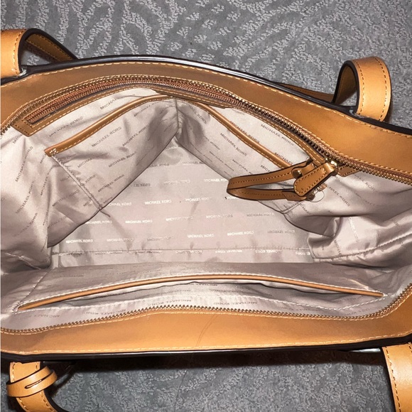 Michael Kors Chestnut Leather Shoulder Tote - Picture 7 of 13